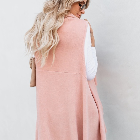 Irresistible Convertible Vest - Picture 4 of 7